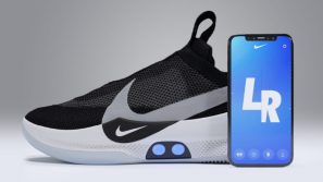 Nike presenta le sue nuove scarpe tecnologiche che si allacciano tramite smartphone
