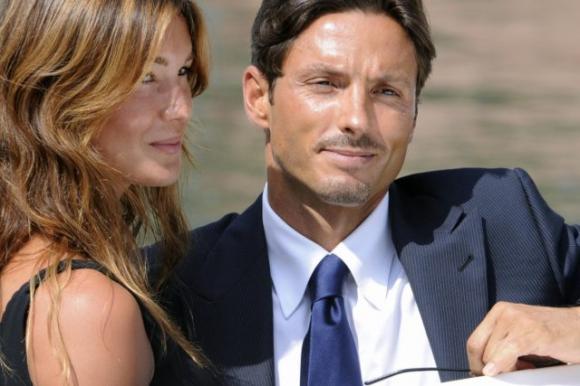 Pier Silvio Berlusconi, la confessione inaspettata sulla moglie Silvia Toffanin: “Mi imbarazza”