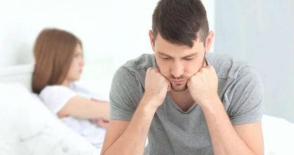 Chiede il divorzio dopo la prima notte di nozze: “Sembrava stessi per farlo con un bambino”