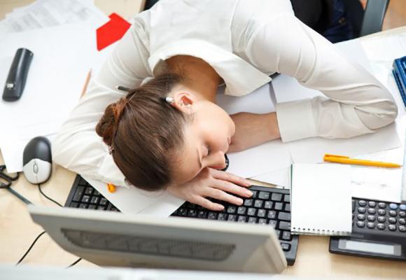 I ritmi quotidiani della vita possono provocare la percezione di avere sempre sonno