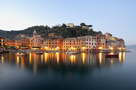 Secondo i racconti di Plinio il Vecchio, il comune di Portofino fu fondato in epoca romana con il nome di Portus Delphini, data la grande presenza di questi mammiferi nel golfo.