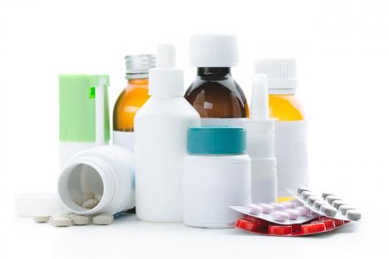 Il primo consiglio è quello di lasciare i medicinali nelle confezioni originali, così da evitare ulteriori controlli